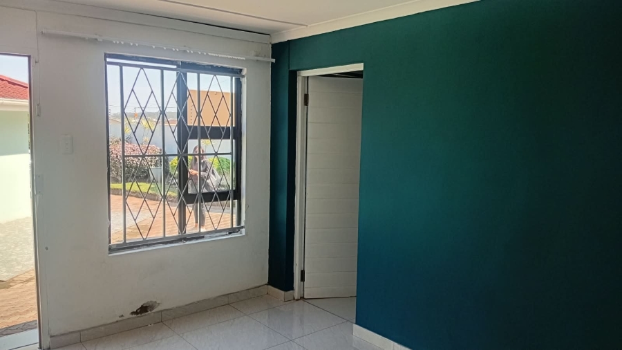 To Let 1 Bedroom Property for Rent in Siyakha Eastern Cape